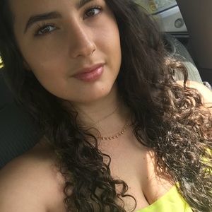 Meet your Posher, Nayma